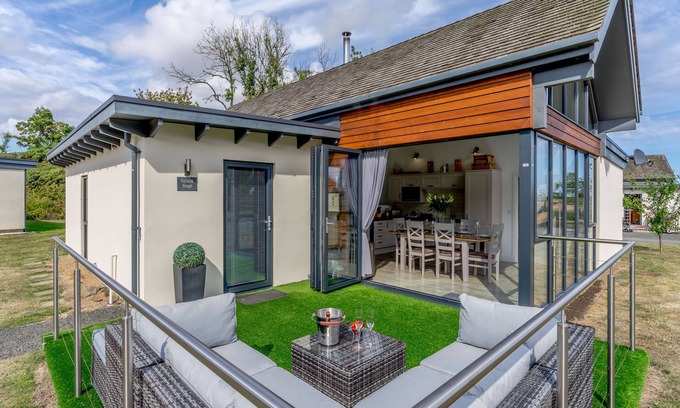 Bamburgh Cabaña | WOOD SAGE, family friendly, character holiday cottage in Bamburgh