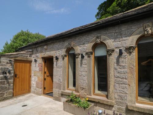 Earl Sterndale Casa | Woodbine Retreat