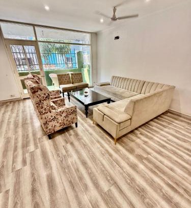 Nehru Place Apartamento | Woodbridge GK 1