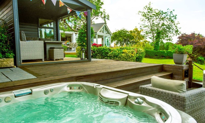 Bromsgrove Casa | Woodbury: Country house, stunning views & hot tub
