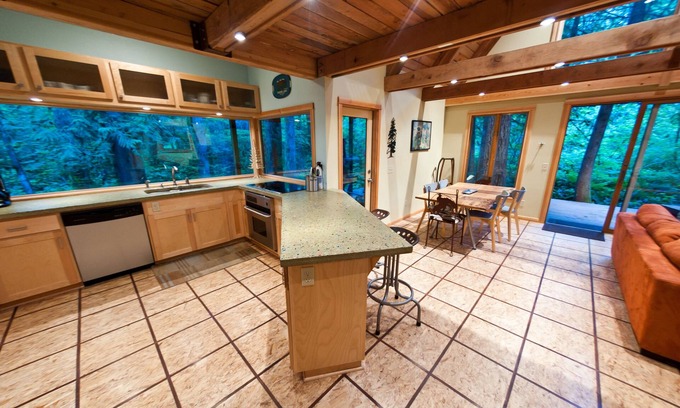 Rhododendron Cabina | Nueva cabaña arbolada en Sandy River y 10 millas de las estaciones de esquí