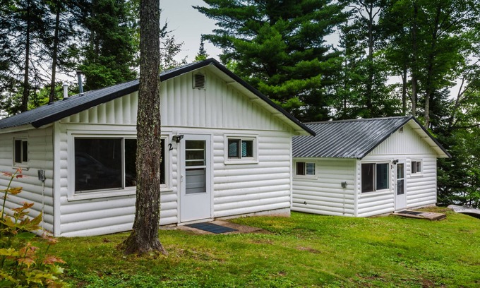 Gwinn Cabaña | Wooded Lakeside Cottage ,Fishing, Snowmobiling, Hunting, Boats, Hot Tub