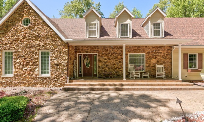 Austinburg Casa | Wooded Luxury Home