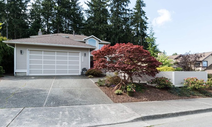 Lynnwood Apartamento | Wooded Oasis MIL Inicio con hermoso Greenbelt arbolado.
