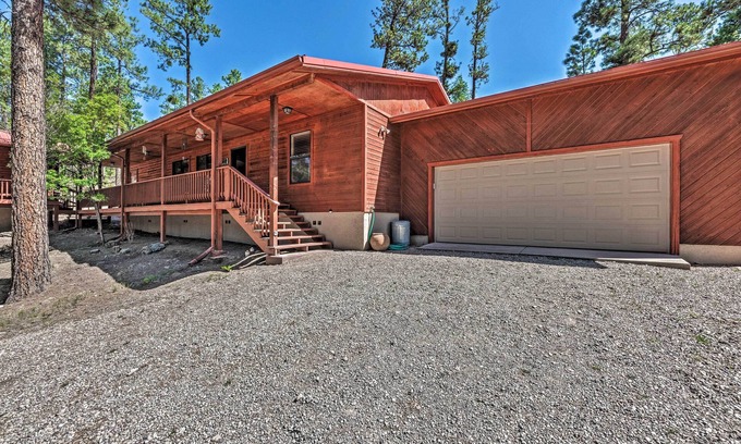 Ruidoso Cabina | Wooded Ruidoso Hideaway w/ Deck: Ski, Hike & Golf!