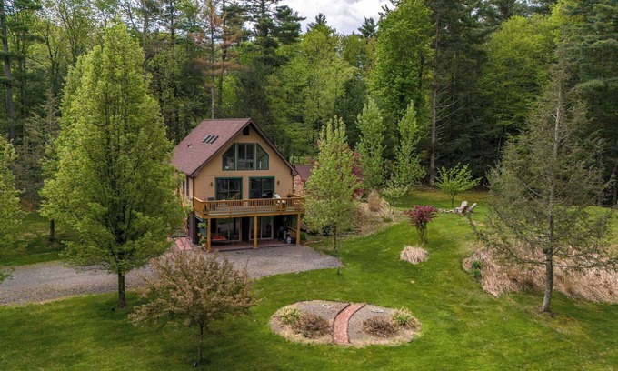 Town of Olive Casa | Wooded Way: Forest Views—Scenic Days—Starry Skies
