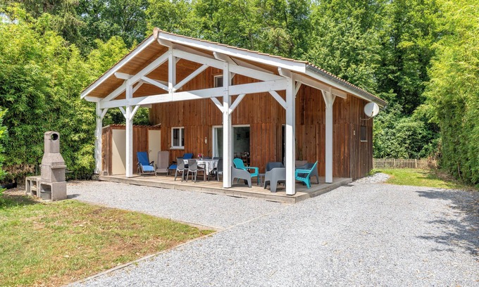 Biganos Chalet De Esquí | Chalet de madera en el corazón de la cuenca de Arcachon, en Biganos.