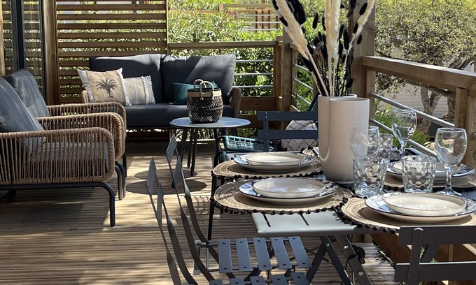 Le Dramont Chalet De Esquí | Wooden chalet near the sea