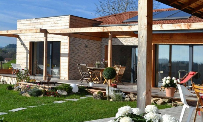 Champoly Cabaña | Casa de madera con piscina natural, 3 habitaciones con terrazas privadas