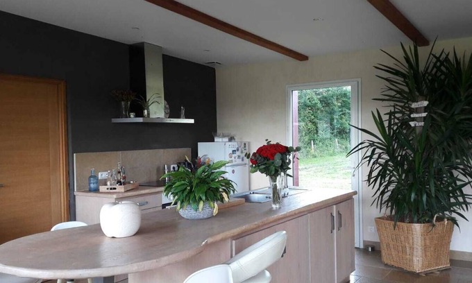 Champagne-Saint-Hilaire Casa | Wooden House