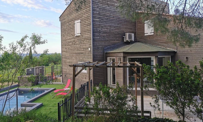 Maraussan Casa | Wooden house with swimming pool