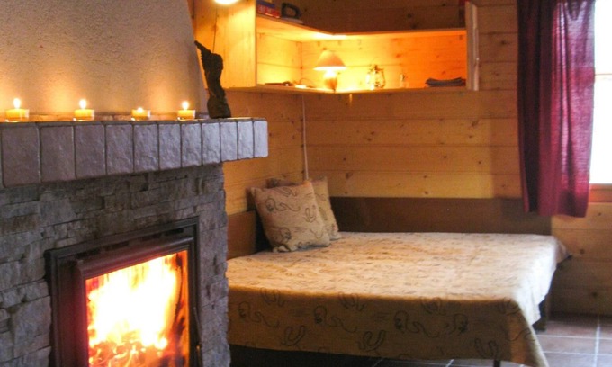 Dubrava Cabaña | Wooden log cabin in traditional style