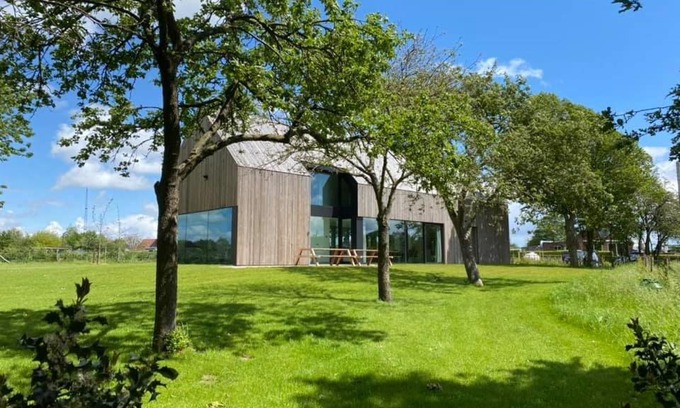 Zonnebeke Casa | Woodhouse94