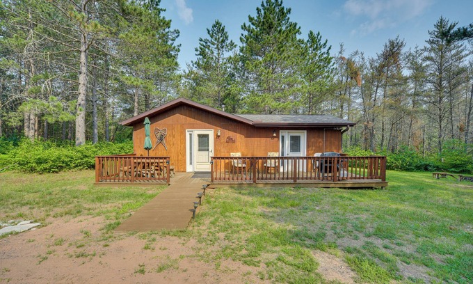 Solon Springs Cabina | Woodland Cabin w/ Fishing, ATV & Snowmobile Trails
