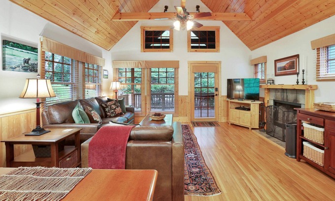 Cashiers Casa | Woodland Cottage Summ