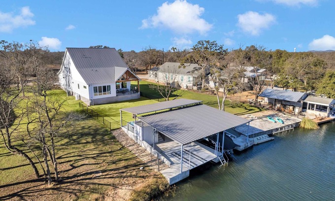 Granite Shoals Casa | Woodland Escape | Concierge Services | New Listing