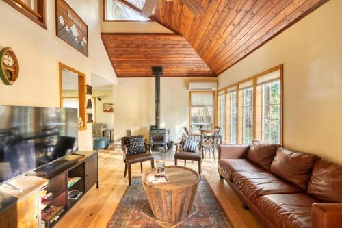 Zigzag Casa | Woodland Hideaway, Dog-Friendly, Hot Tub