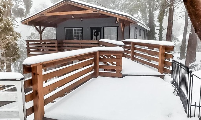 Crestline Casa | Woodland Hideaway