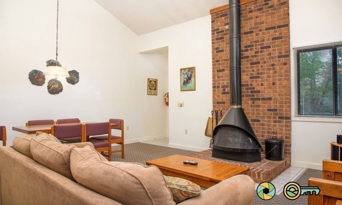 Basye Casa | Woodland Retreat (#99B) | Quiet area | Minutes to Bryce Resort!