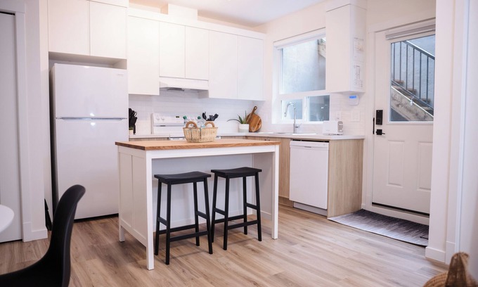 Maple Ridge Casa | Woodland Retreat - Family Friendly 1 Br Suite