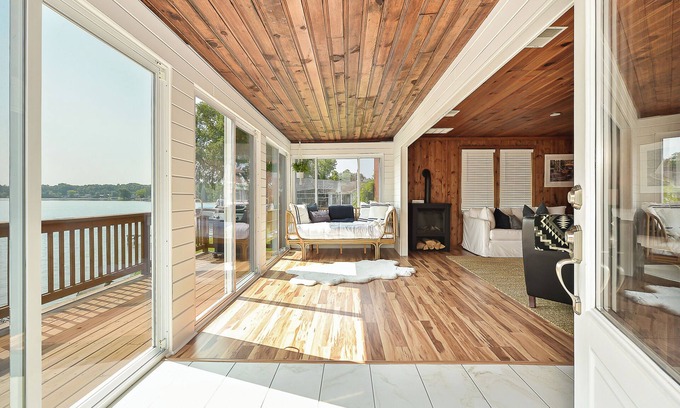 Brighton Casa | Woodland Shores: A Holiday A Getaway Like No Other! Vacation Awaits with Hot Tub on Woodland Lake!