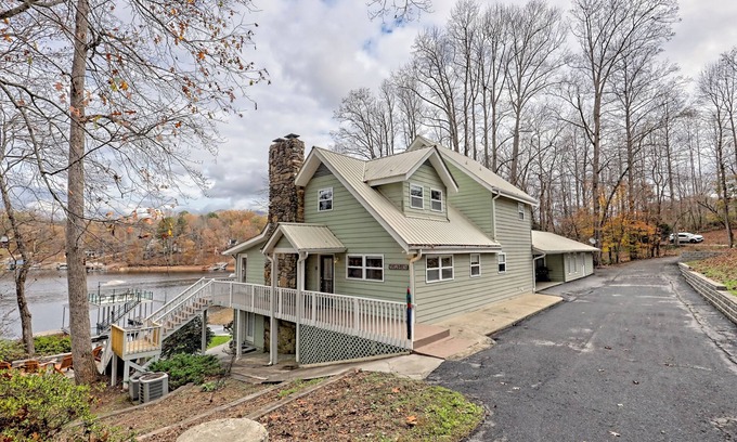 Hayesville Casa | Woodland Water Hideaway by Chatuge Home Concierge Lakefront, firepit, dock, pool table