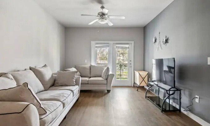 Conroe Apartamento | Woodlands 2 Bedroom Cozy Apt w/ Free Parking