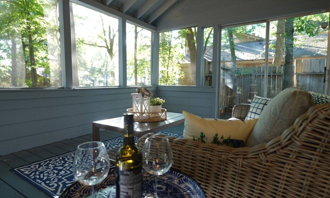 Grogan's Mill Casa | Woodlands Retreat: concerts, Arts & Water Fun