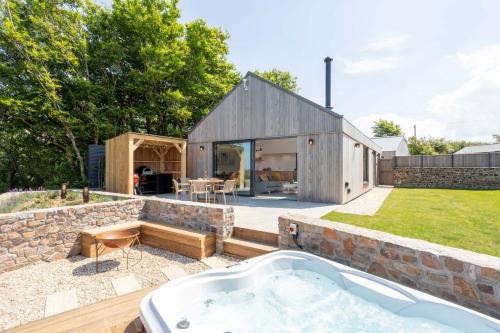 Holsworthy Casa | Woodlark