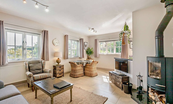 East Grinstead Cabaña | Carpinteros Cottage - refugio rural de un dormitorio lujoso y contemporáneo