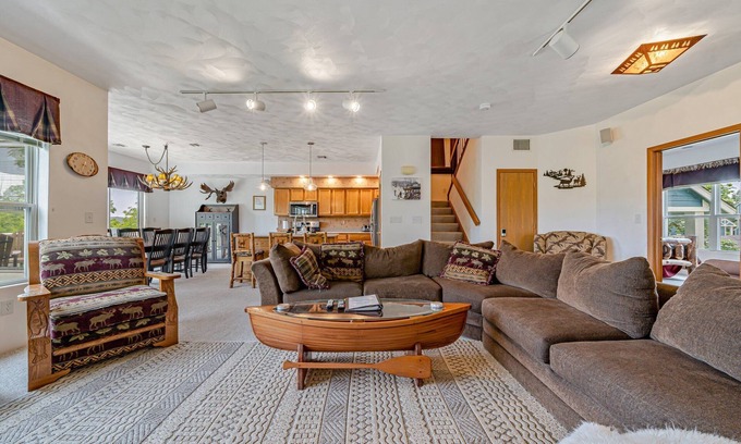 Seven Springs Condominio | Woodridge at Seven Springs - Spacious & Cozy 4 BR/4 BA Mountaintop Condo!!