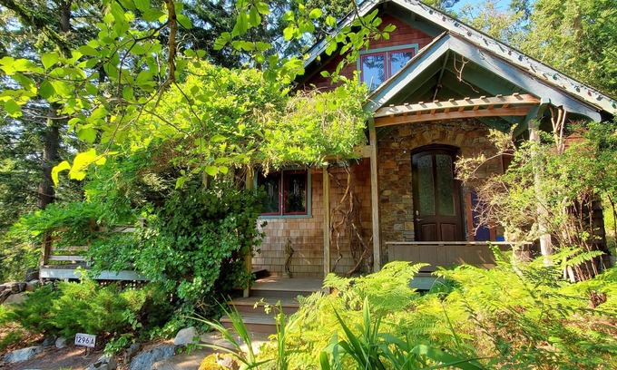 Friday Harbor Cabaña | Woods Lake Cottage