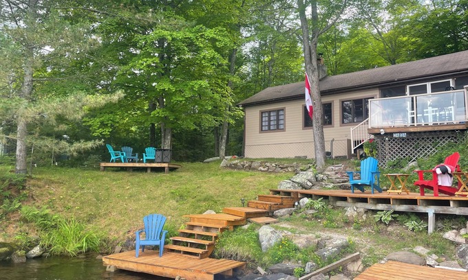 Severn Cabaña | 4 Bedroom Cottage on beautiful stretch of the Severn River west of sparrow lake.
