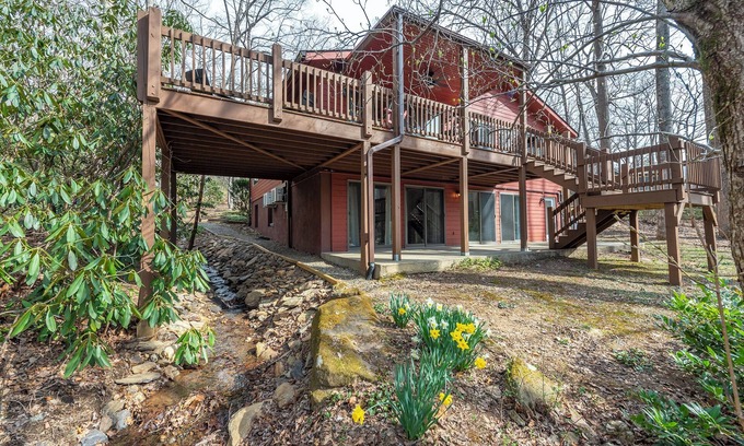 Montreat Casa | Woodscape | Updated Montreat Home | 5 Minutes to Black Mtn!