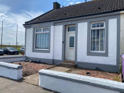 Saltcoats Casa | Woodside Bungalow