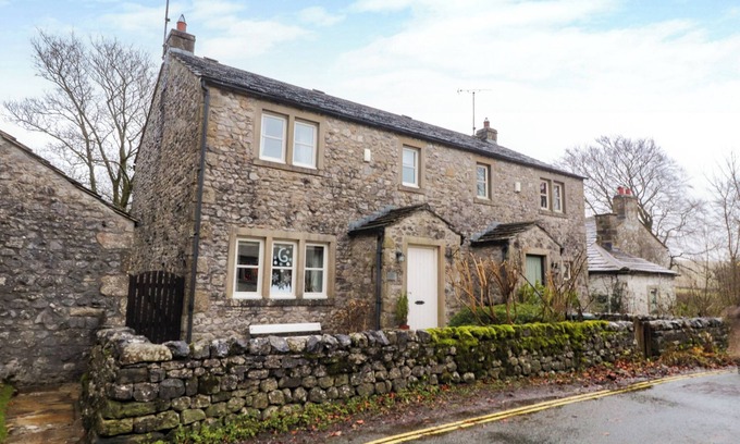 Malham Cabaña | WOODSIDE COTTAGE, pet friendly, luxury holiday cottage in Malham