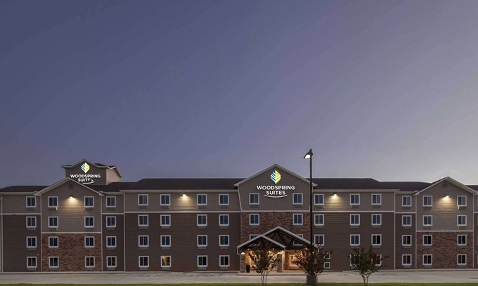 Lafayette Hotel | WoodSpring Suites Lafayette