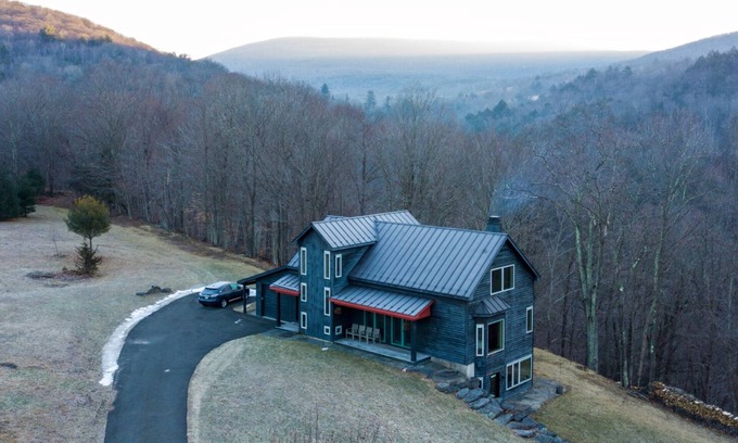 Bearsville Casa | Casa en 35 acres privados con vistas al monte Mins to Town