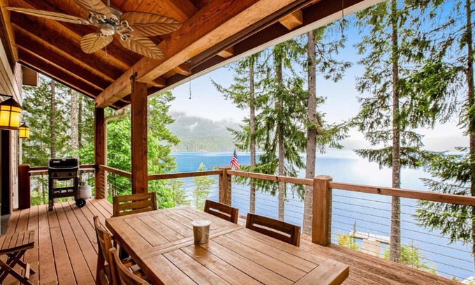 Hoodsport Casa | Woodstone Cabin