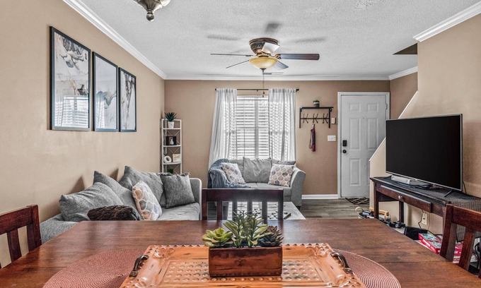 Athens Condominio | Woodstone Retreat Condo right next to UGA golf course!