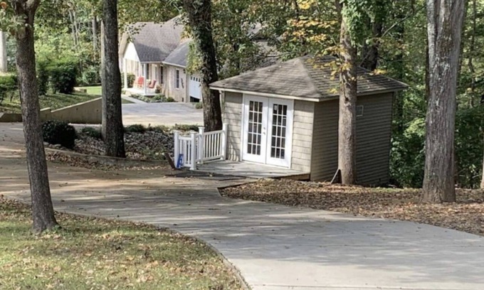 Winchester Casa | Woodsy 6br Lake House W/ Dock Near Twin Creeks