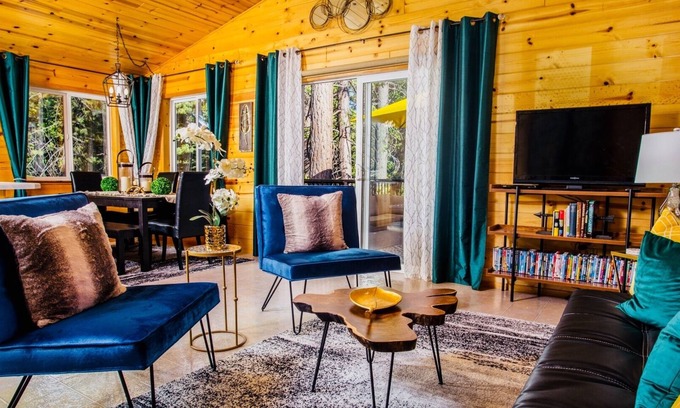 Cold Springs Cabina | Woodsy Retreat: Swim Pinecrest / Ski Dodge! *WIFI*
