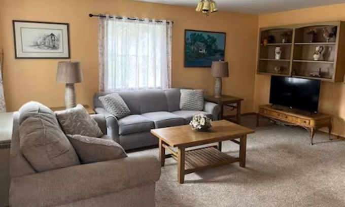 Cooperstown Apartamento | Great Location 2-bedroom apartment in Cooperstown with AC, Pool
