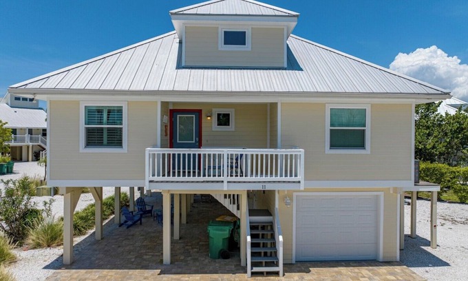 Boca Grande Casa | Woodwind Beach 11 | Pet Friendly | Beachfront | Community Pool | Sleeps 6