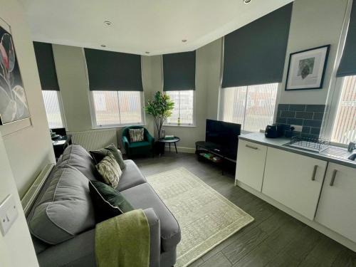 Liverpool Apartamento | Woolton Escape Light-filled Free Parking