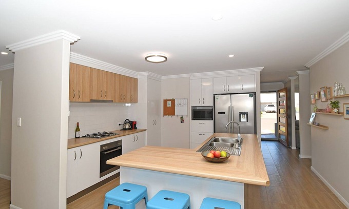 Kawungan Casa | Work Crews or families beautiful modern house