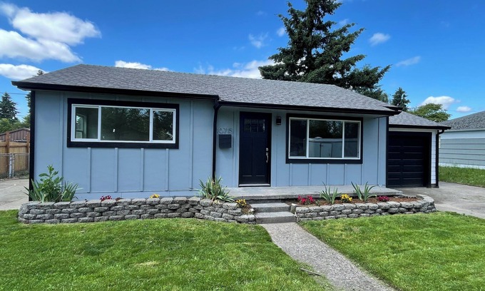 Parkrose Heights Casa | Work from home in luxury - Enjoy living in a fully renovated four bedroom!