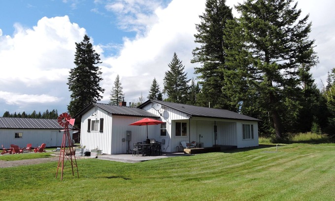 Kalispell Casa | Working Llama Farm Experience Located Just 30 Minutes From Glacier National Park