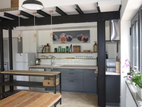 Semur-en-Auxois Apartamento | Workshop n°2 for 6 people with shared pool