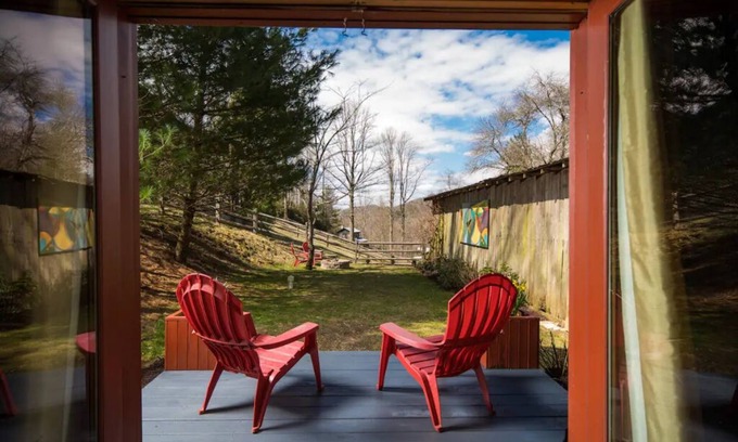 Boone Cabina | World-Class Hiking by day. Hot Tub by Night